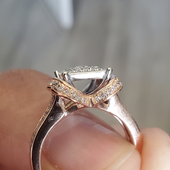 10k gold ring with natural diamonds - Picture 13 of 16